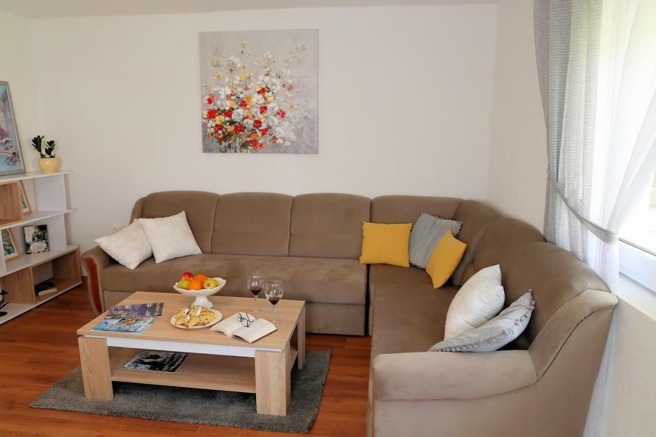 Apartman Sofia Otočac Zewnętrze zdjęcie